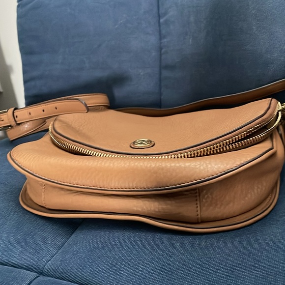 Tory Burch Robinson Pebbled Leather Messenger Tote - Picture 10 of 11